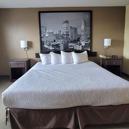 ซูเปอร์ 8 บาย วินด์แฮม แบร์รี Hotel ภายนอก รูปภาพ