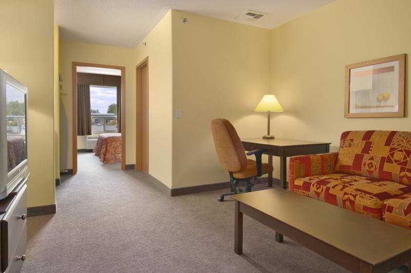 ซูเปอร์ 8 บาย วินด์แฮม แบร์รี Hotel ภายนอก รูปภาพ