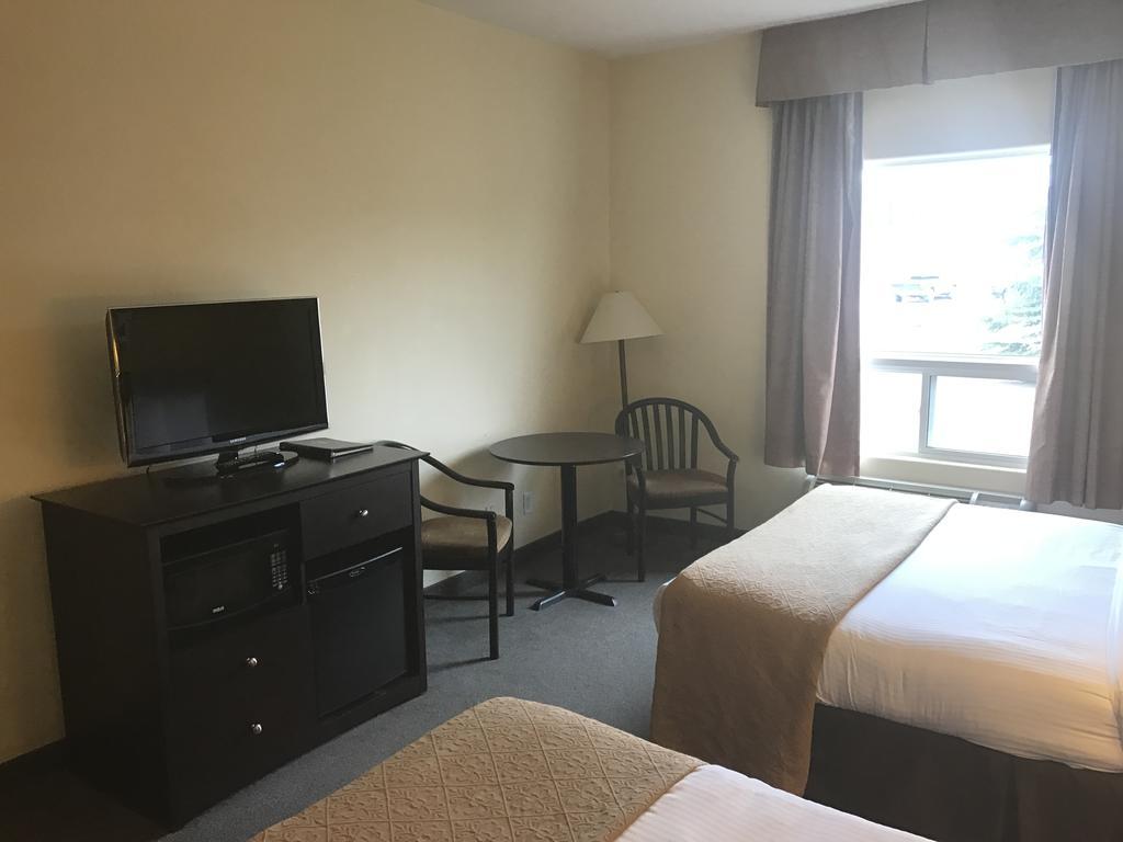 ซูเปอร์ 8 บาย วินด์แฮม แบร์รี Hotel ภายนอก รูปภาพ